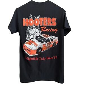 Hooters Racing Tee - Size Small Men's - NWOT‎
